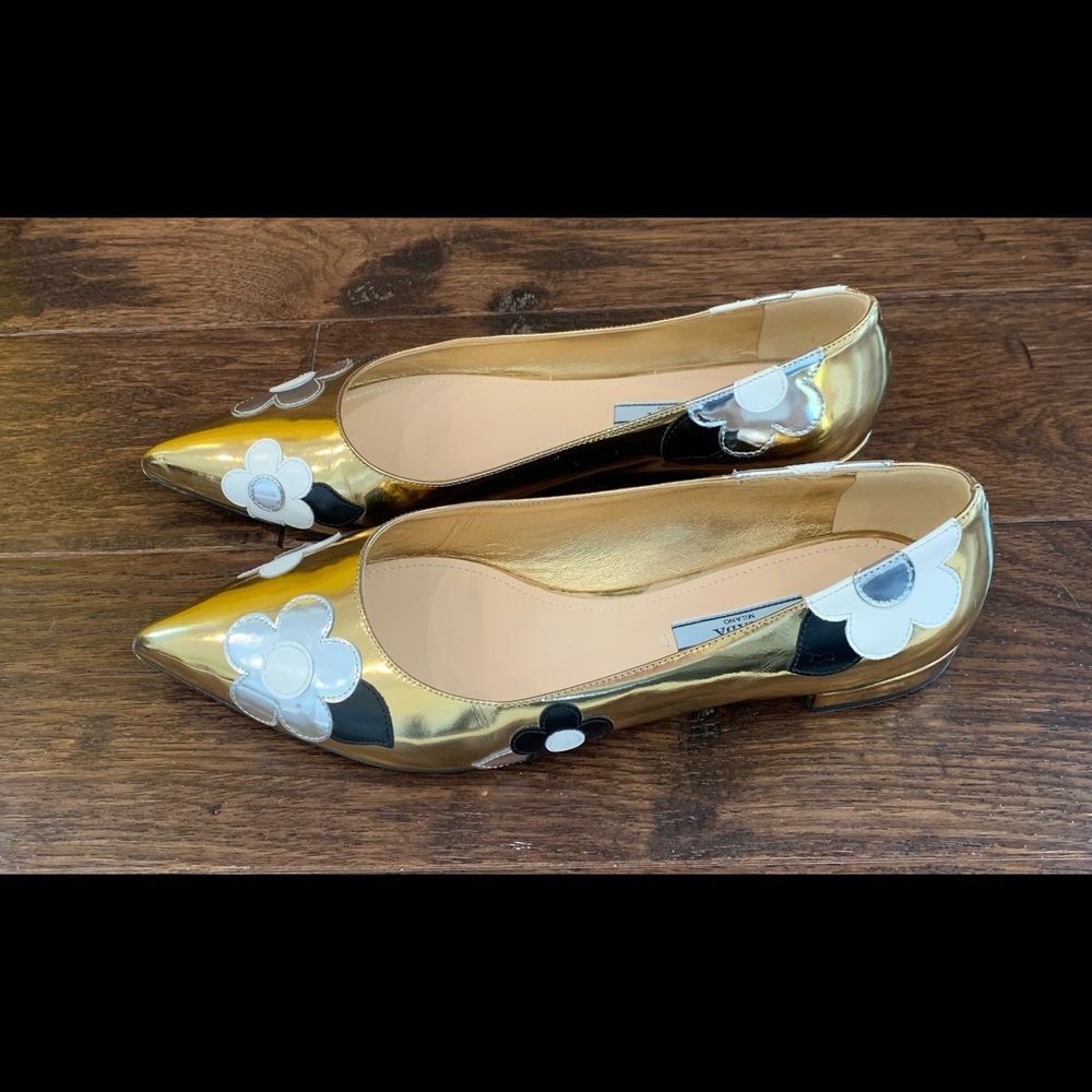 Prada Gold Metallic floral Appliqué pointed Flats
